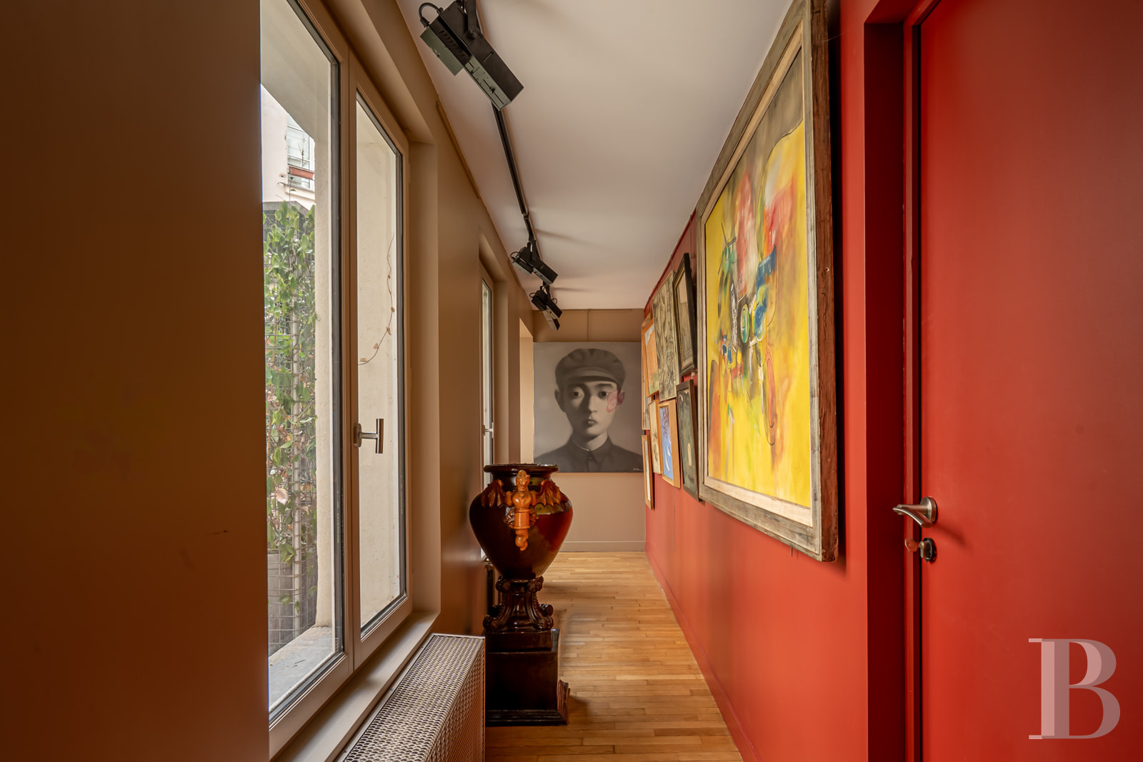 A vast apartment set around a garden in Paris, between Boulevard Saint-Germain and the Seine - photo  n°8